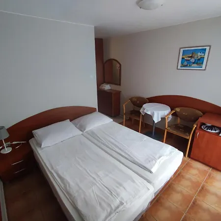 Anker-podczele Couette-café 3*