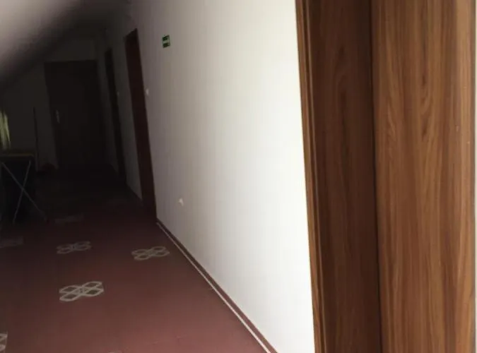 Bed and breakfast Anker-podczele 3*